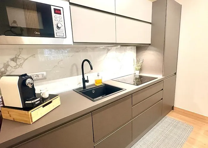 House Eur - - Modern * Roma