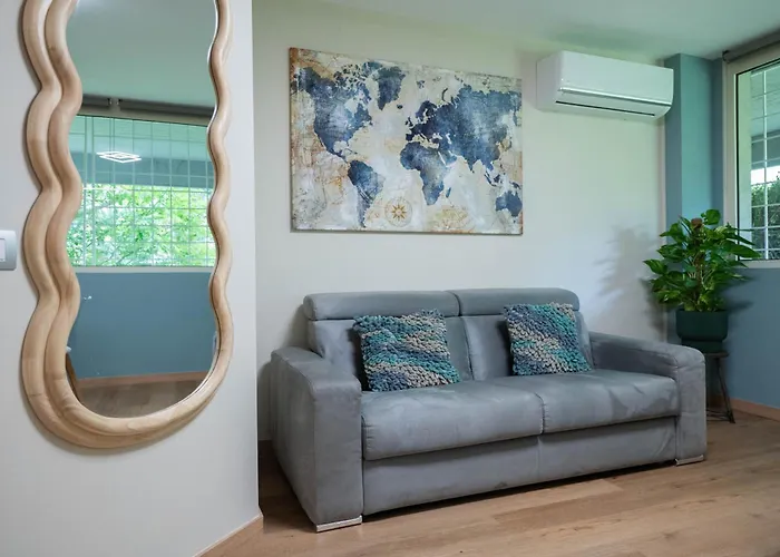 House Eur - - Modern Rome